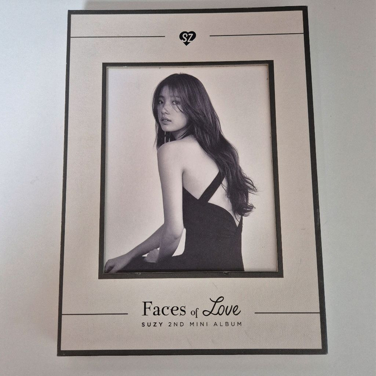 수지 SUZY) 미니 2집 Faces of Love (포토카드O) 이미지