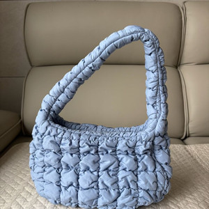 코스 가방 소라색 이미지