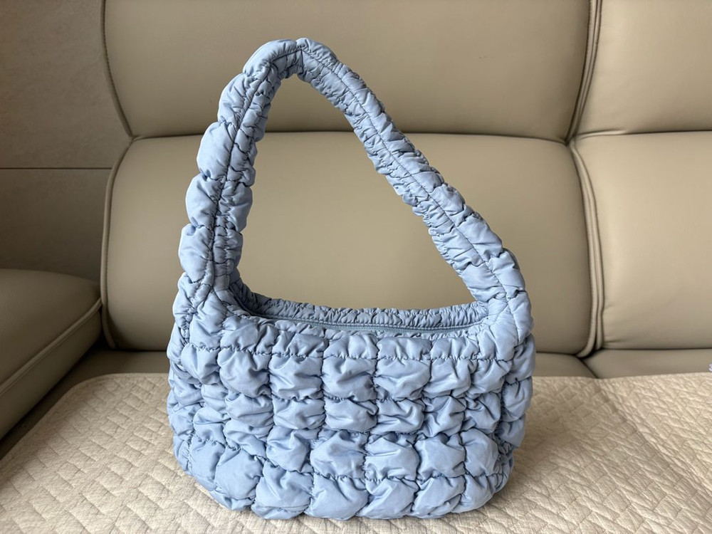 코스 가방 소라색 이미지