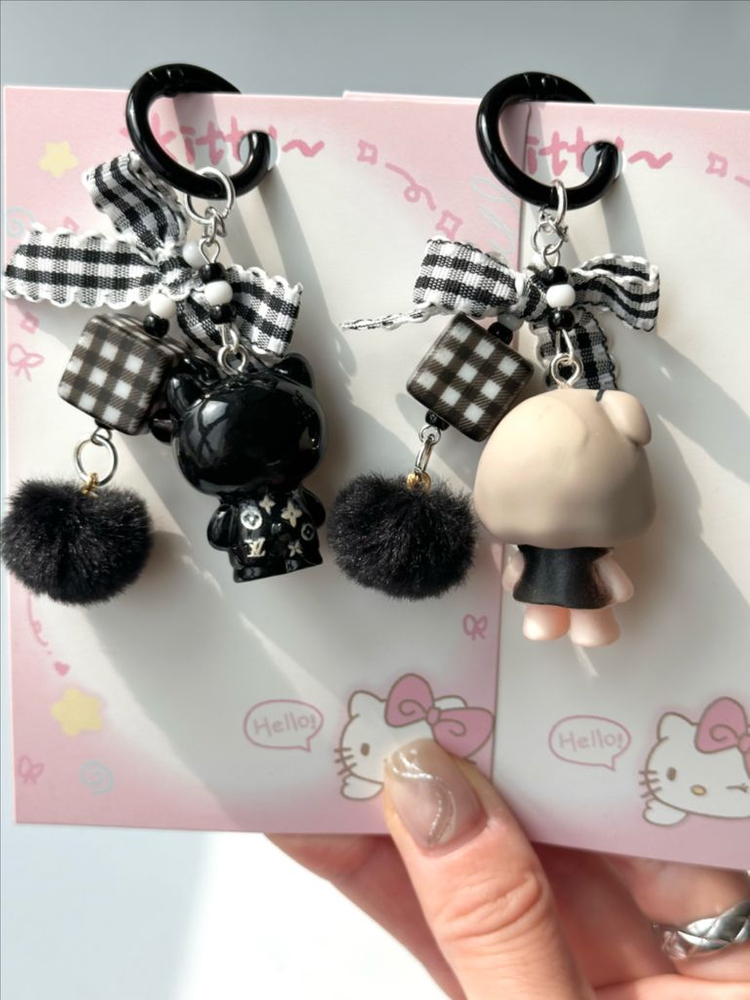 핸드메이드 헬로키티 어린시절 피규어 키링 이미지