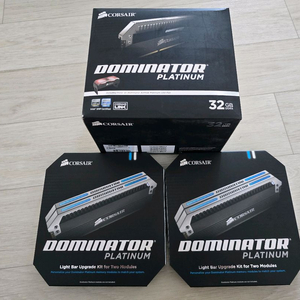 커세어 도미네이터 DDR4 32기가 8GX4 + 라이트바킷 이미지