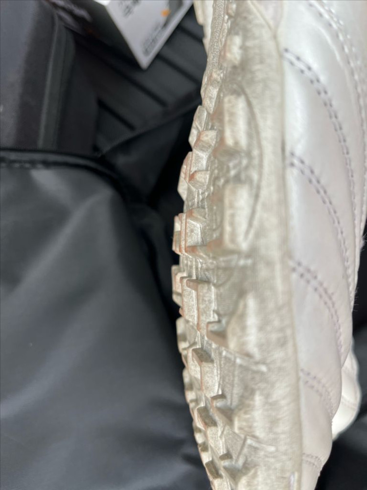 미즈노 모렐리아 네오3 프로 AS 풋살화--2