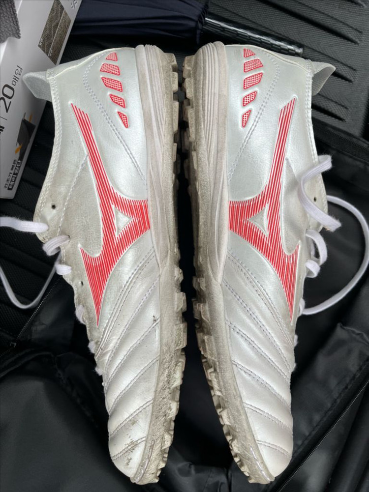 미즈노 모렐리아 네오3 프로 AS 풋살화--3