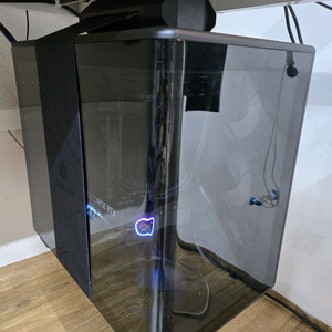 창원 고사양 PC 9800x3d 5070ti 32gb 1tb 하이엔드 피시 판매합니다.