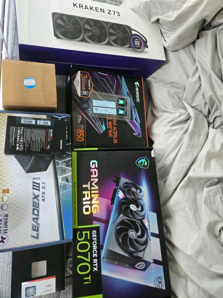 창원 고사양 PC 9800x3d 5070ti 32gb 1tb 하이엔드 피시 판매합니다.--3