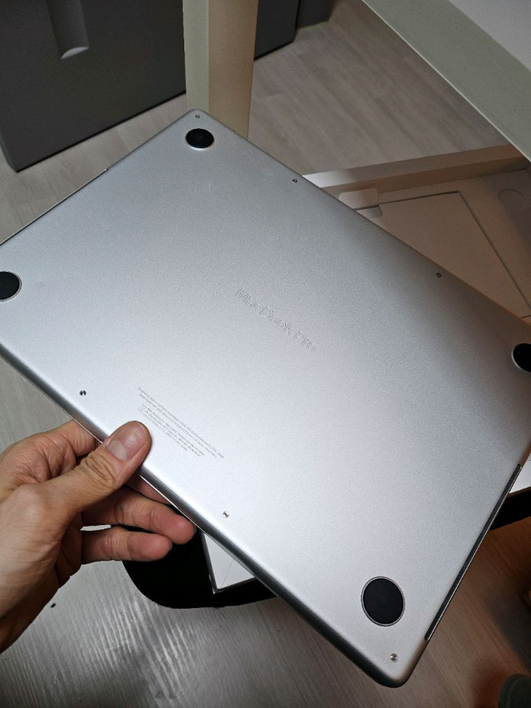 M1 맥북 프로 14인치 32g 1TB 판매 이미지