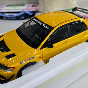 1:18 다이캐스트 evo9 이미지