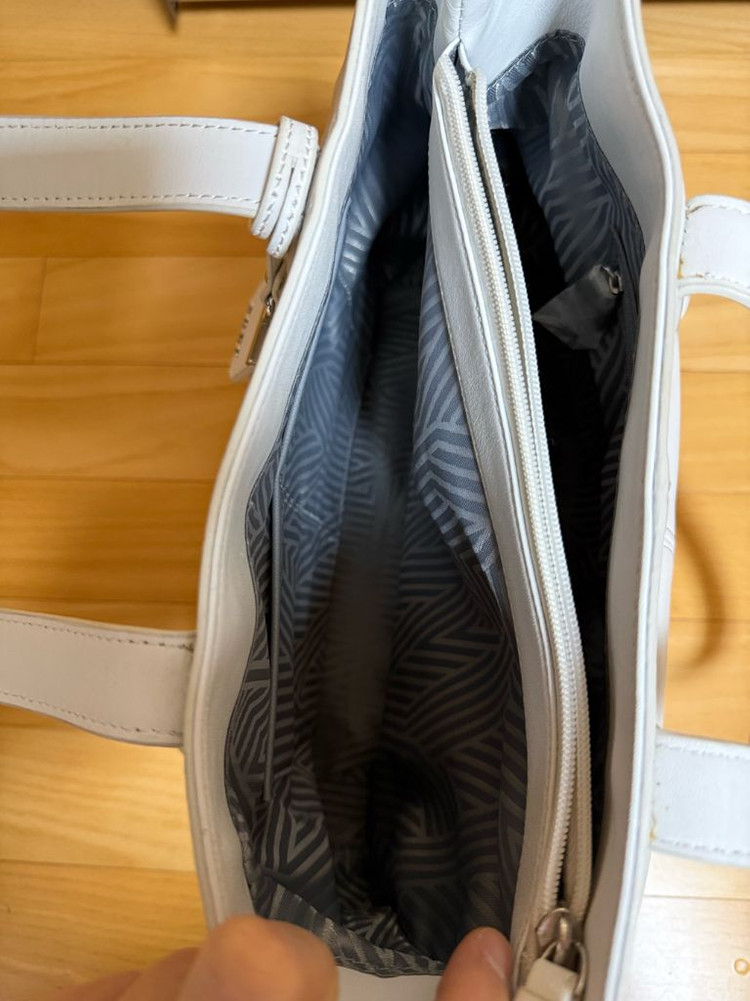 DKMY 디케이앤와이 가죽 가방 백 토트백 숄더백 기리메등 다 짱짱해요최고급 부자재 자연스러운 사용감 밑판 가로 3--4