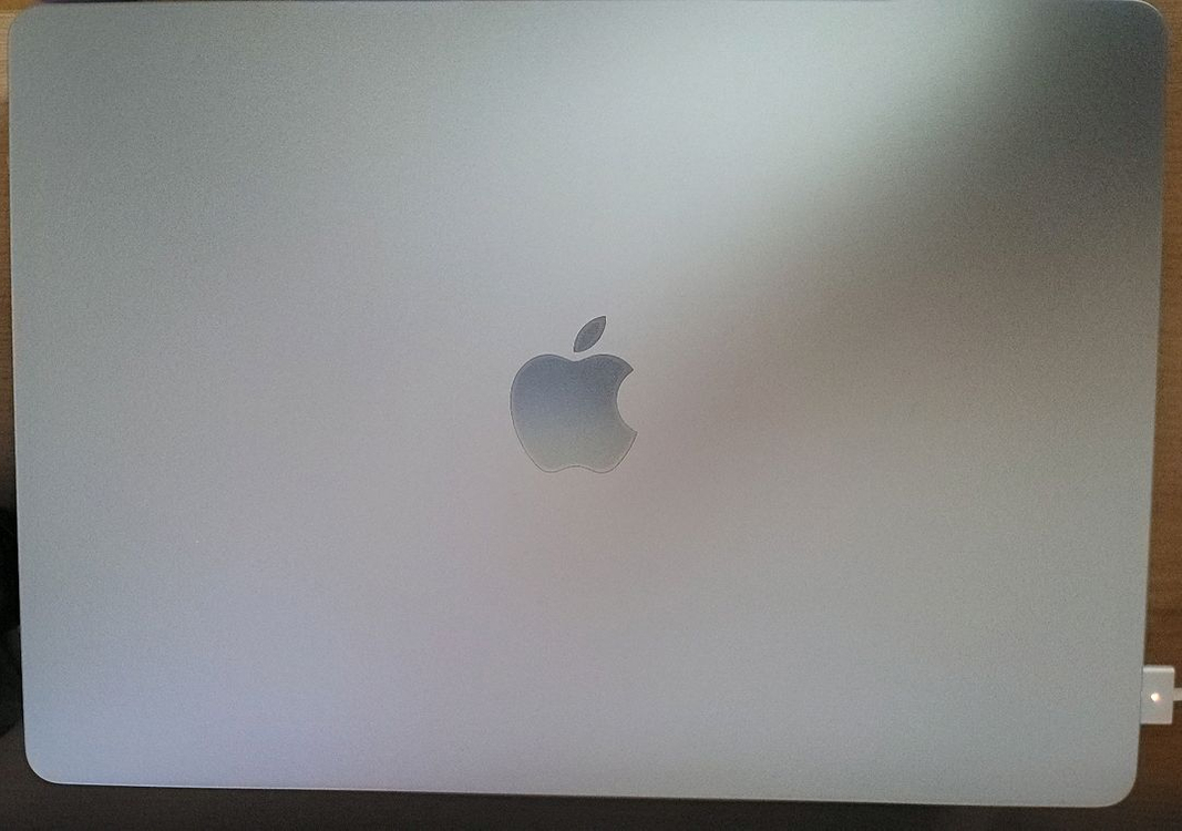 맥북에어 15인치 M4 (스카이블루) 이미지