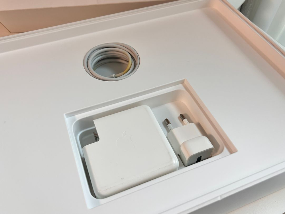 맥북프로 15 2018 i7 / 16GB / 512GB / 라데온 / 박스O 이미지