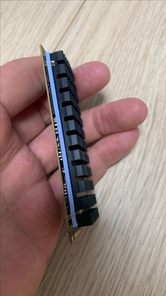 마이크론 Crucial P5 Plus 1TB M.2 PCIe Gen4 NVMe SSD--4