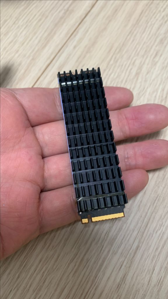 마이크론 Crucial P5 Plus 1TB M.2 PCIe Gen4 NVMe SSD--6