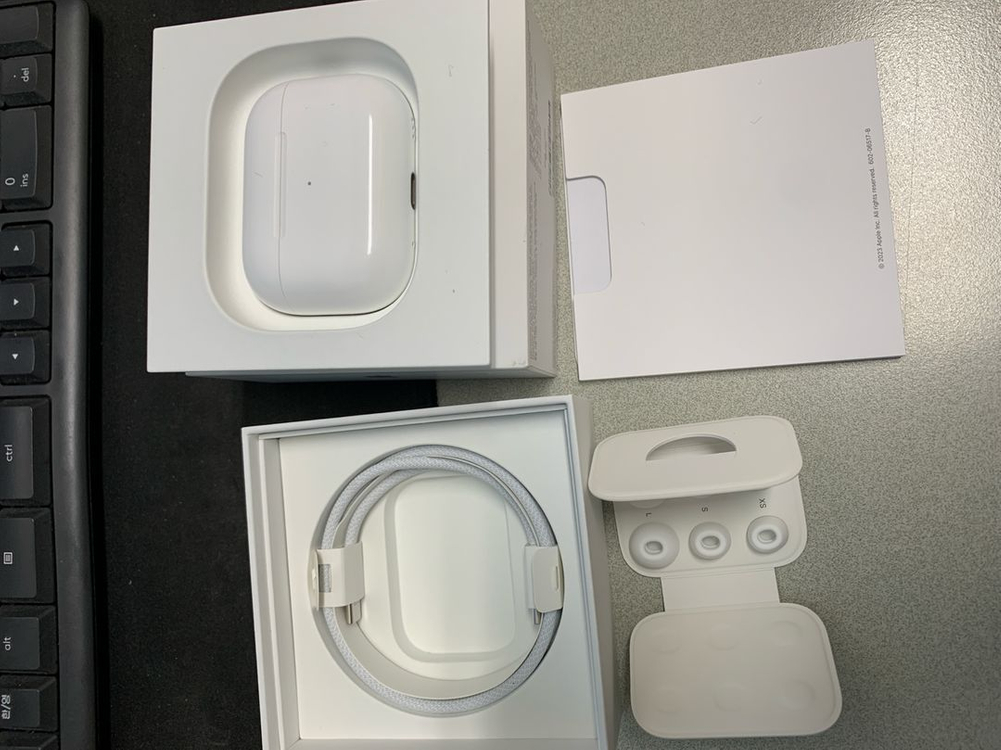 무선 이어폰 프로 2세대 이미지