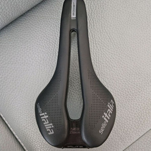 셀레이탈리아 플라이트 부스트 s3 ti316 슈퍼플로우 티탄레일 안장 플랫안장 반더폴