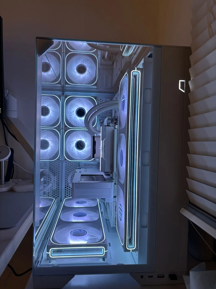 급매@리안리 비전컴팩트 라이젠 9700X / 램 64G / SSD 2TB / RTX 5060 / 윈도우 11hom - 안심되는 중고거래