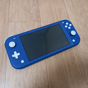 닌텐도 스위치 라이트 팝니다