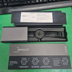 이원 브래들리 시계 팔아요 패션아이템