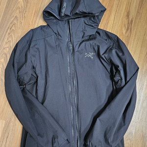 [M] 아크테릭스 아톰 후디 블랙