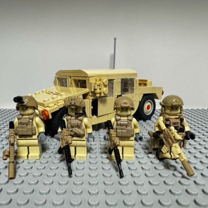 레고 밀리터리 커스텀 피규어 4개+험비 일괄 판매합니다 이미지