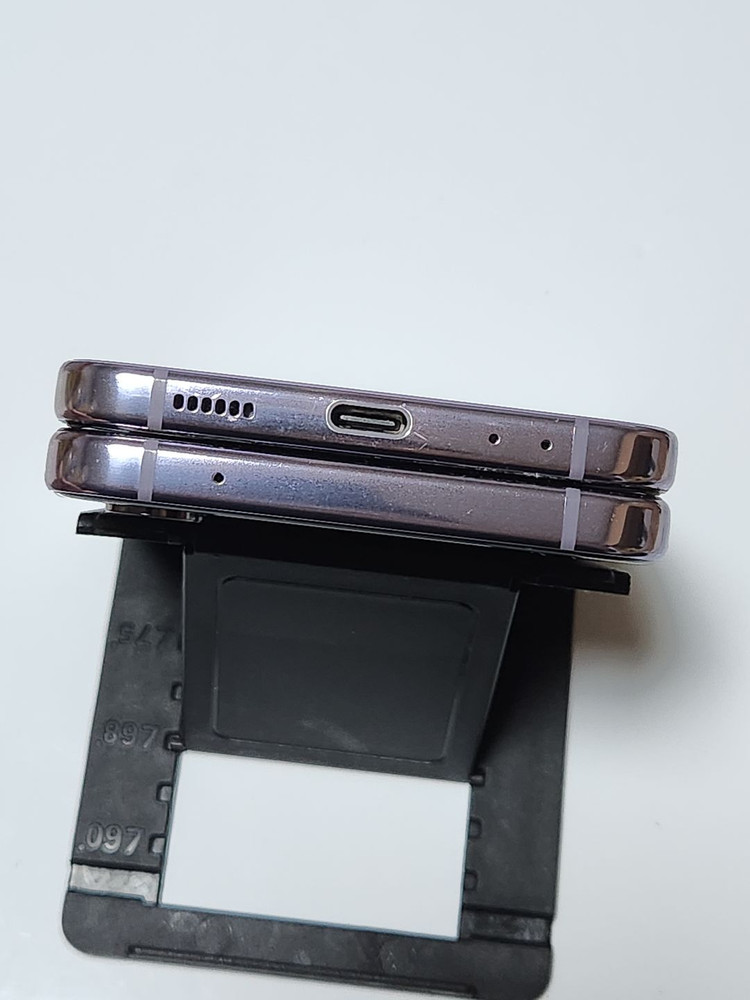 갤럭시Z플립4 256G 무잔상 퍼플 59636 이미지