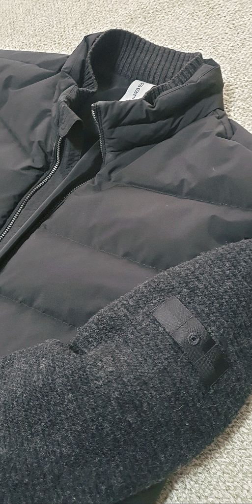 시리즈 구스다운 울혼방 니트 패딩자켓 판매해요 이미지