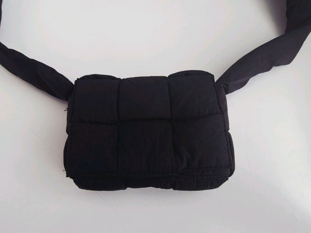 보테가 베네타 패딩 카세트백 미니 (상태 매우 좋음) 이미지