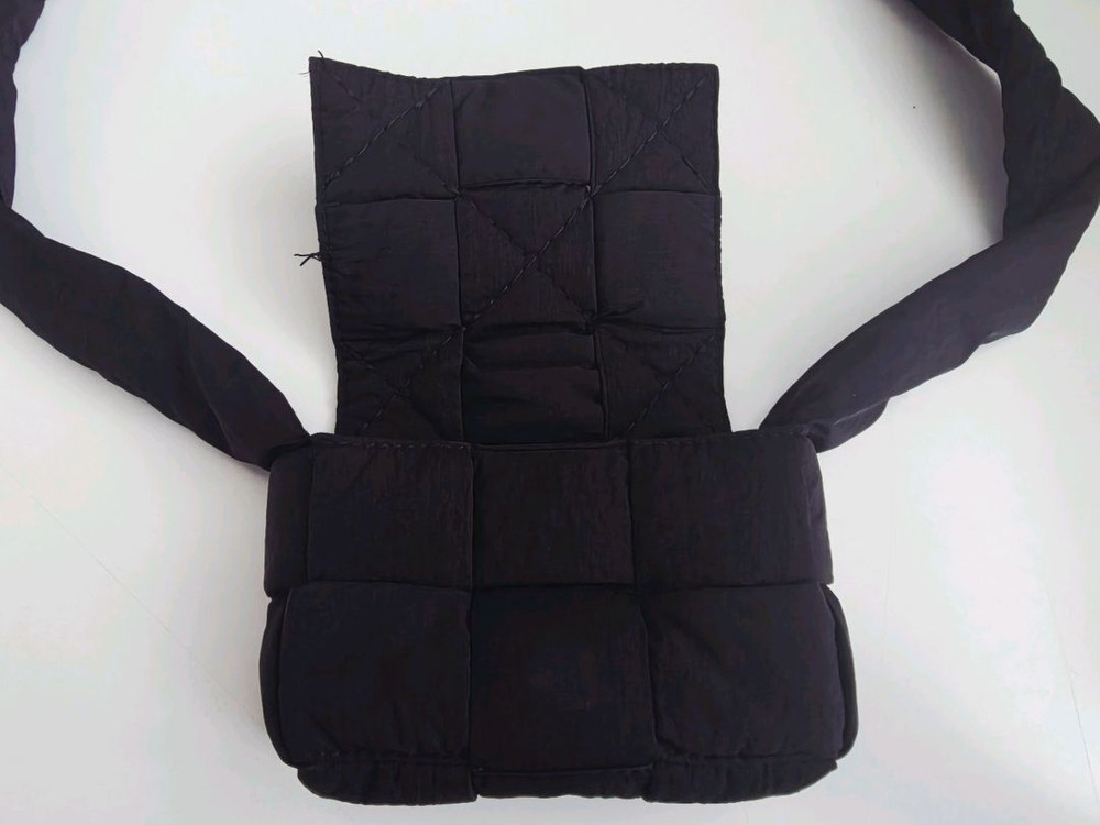 보테가 베네타 패딩 카세트백 미니 (상태 매우 좋음) 이미지