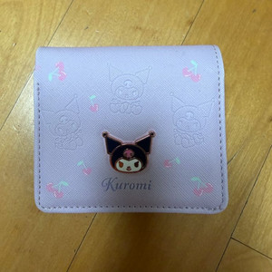 쿠로미 지갑 신품 / 아이브 지갑 깨끗함, 각 1만원 · 일괄 택포 2만원 이미지