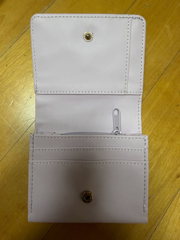 쿠로미 지갑 신품 / 아이브 지갑 깨끗함, 각 1만원 · 일괄 택포 2만원 이미지