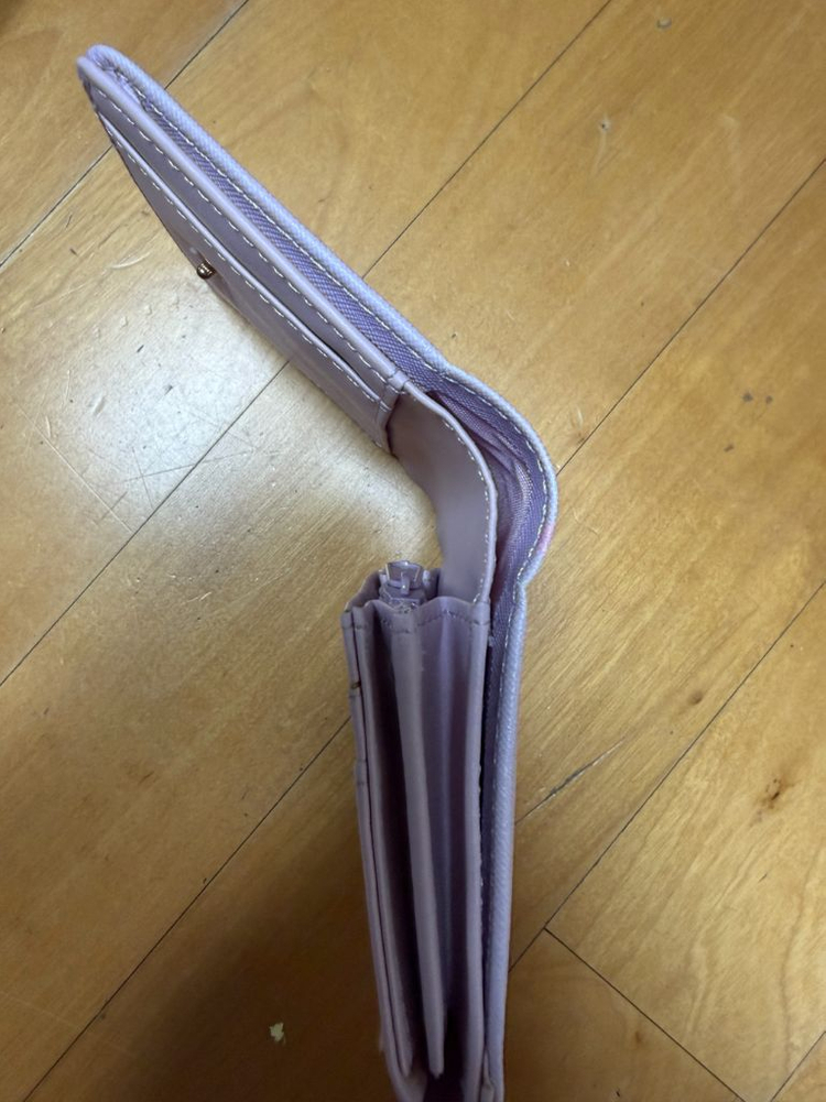 쿠로미 지갑 신품 / 아이브 지갑 깨끗함, 각 1만원 · 일괄 택포 2만원 이미지