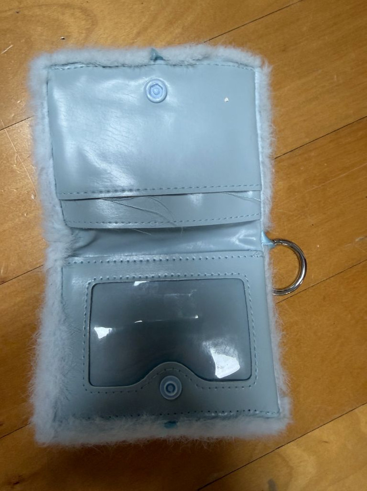 쿠로미 지갑 신품 / 아이브 지갑 깨끗함, 각 1만원 · 일괄 택포 2만원 이미지