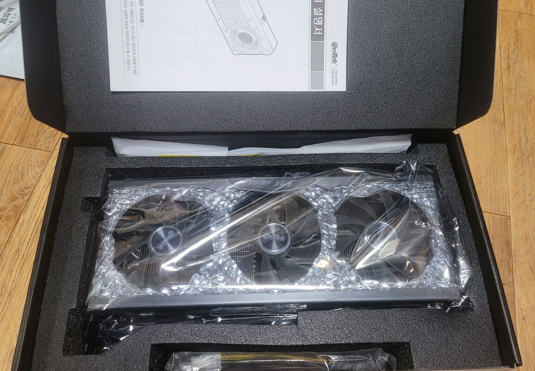 이엠텍 RTX 3080 10GB 그래픽 카드입니다 이미지