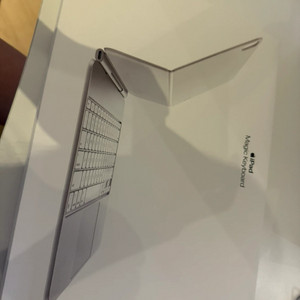 새상품급>애플 정품 매직키보드 아이패드 프로M4 13인치 이미지