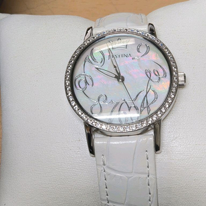 제이에스티나 여성 손목시계 화이트 풀박스