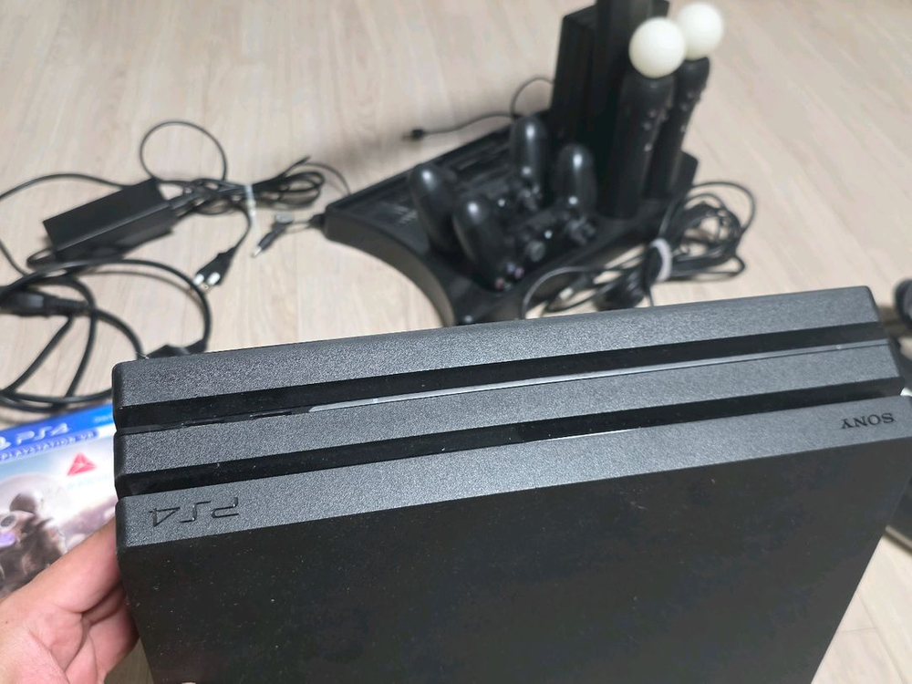 ps4 pro 본체+컨트롤러2개+vr세트 팝니다. 이미지