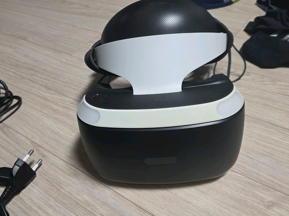ps4 pro 본체+컨트롤러2개+vr세트 팝니다. 이미지