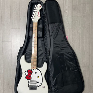fender 펜더 헬로 키티 콜라보 화이트 일렉 기타 케이블 이미지
