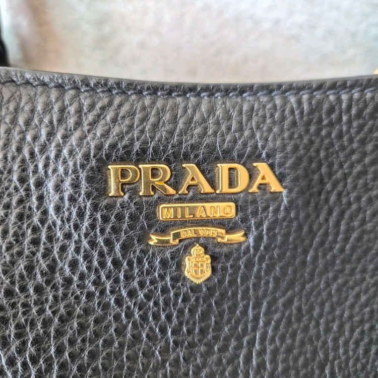 PRADA 프라다 다이노 레더 토트 BN2435 블랙 / 백화점구매 / A4수납 / 스트랩--4