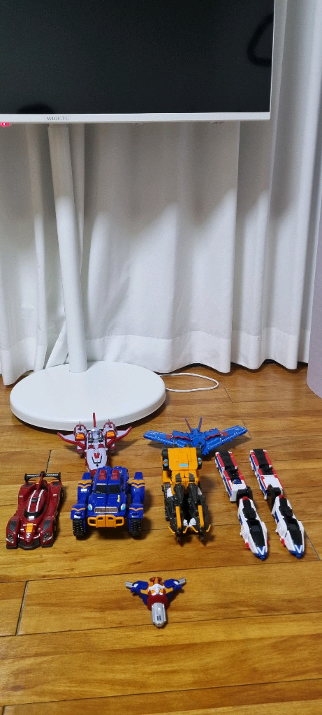 또봇V 스피드,로켓,몬스터 6단 합체 마스터V 판매합니다--2