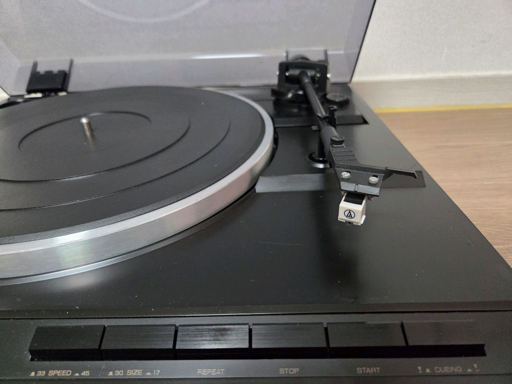 인켈 전자동 턴테이블 이미지