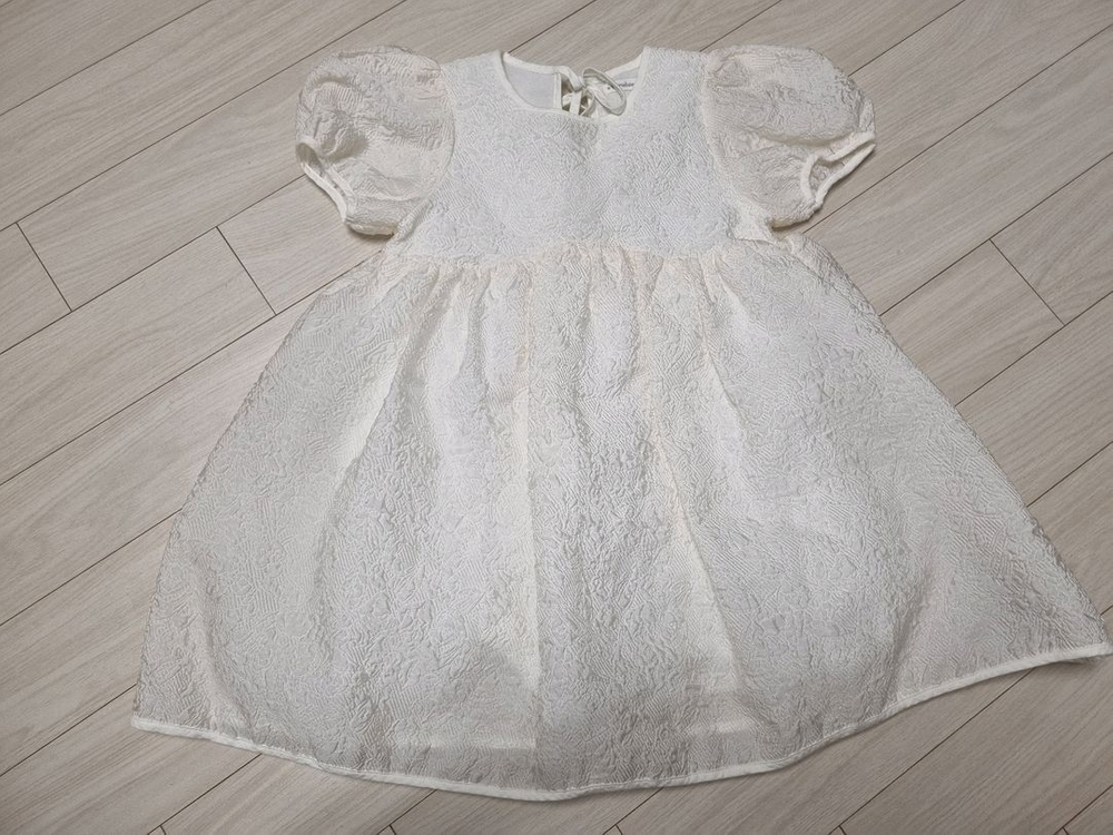 베네베네 밀키 드레스 + 헤어핀 세트 이미지