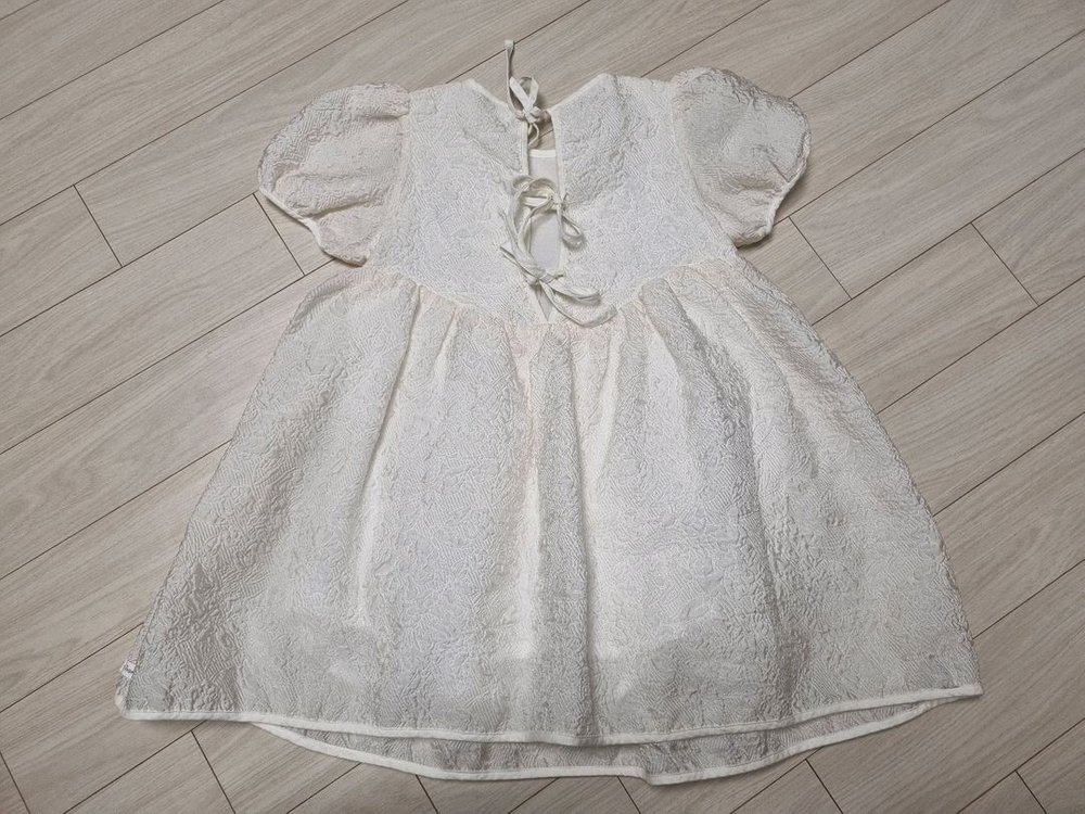 베네베네 밀키 드레스 + 헤어핀 세트 이미지