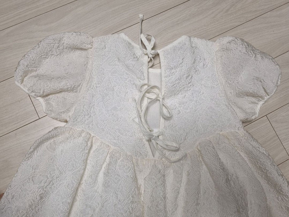 베네베네 밀키 드레스 + 헤어핀 세트 이미지