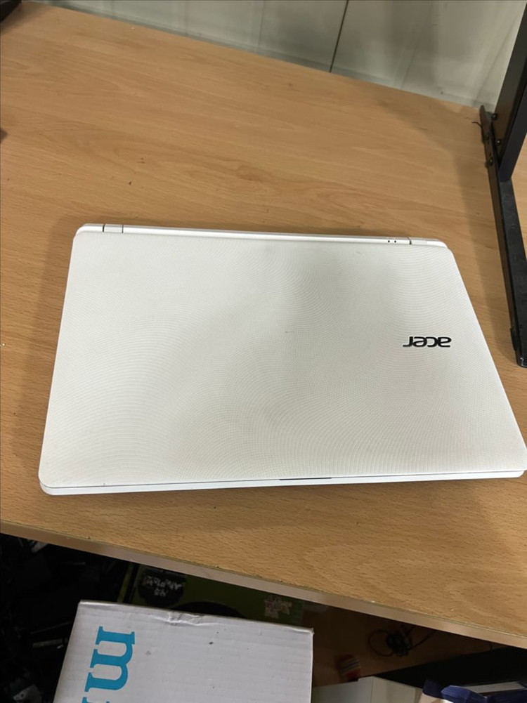 (무료배송)Acer 슬림형 화이트노트북 이미지