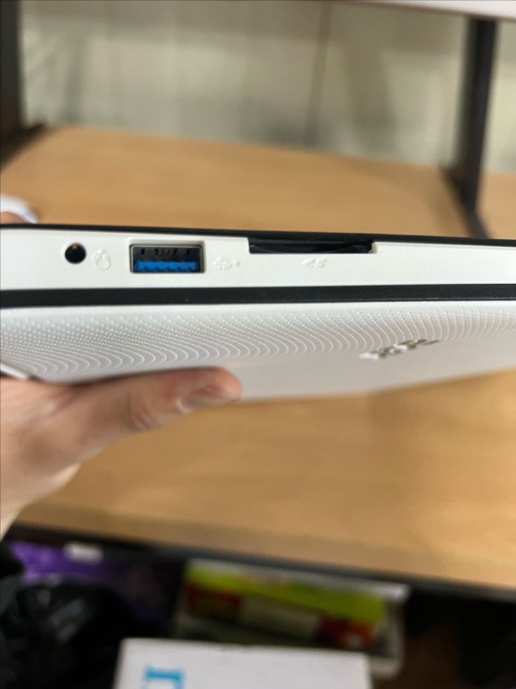 (무료배송)Acer 슬림형 화이트노트북 이미지