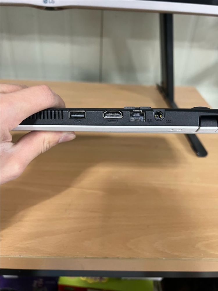 (무료배송)Acer 슬림형 화이트노트북 이미지