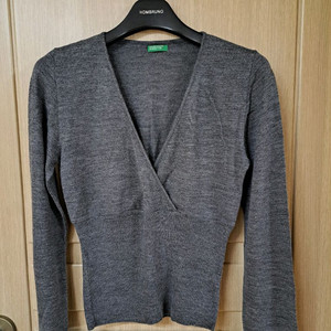 베네통 얇은 니트