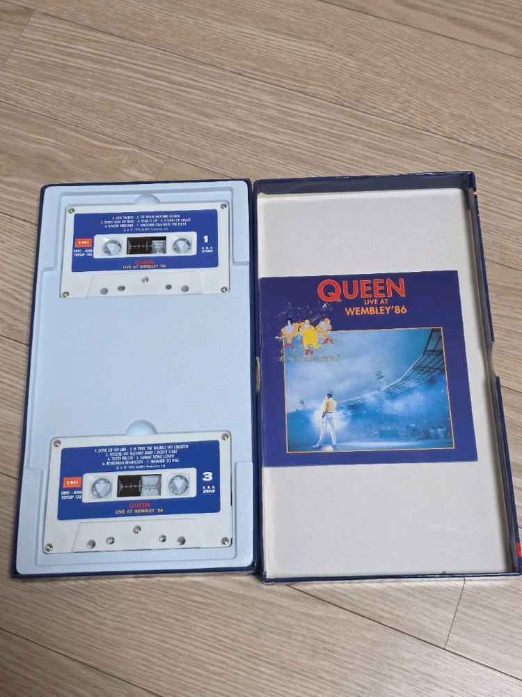 퀸 웸블리공연 카세트테이프--1