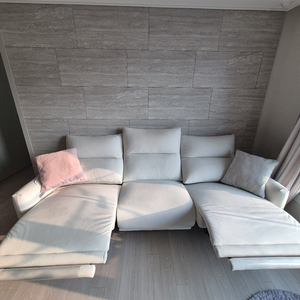 스코나 전동 리클라이너 4인 소파 (이지클린 메카 패브릭, 상태좋음)