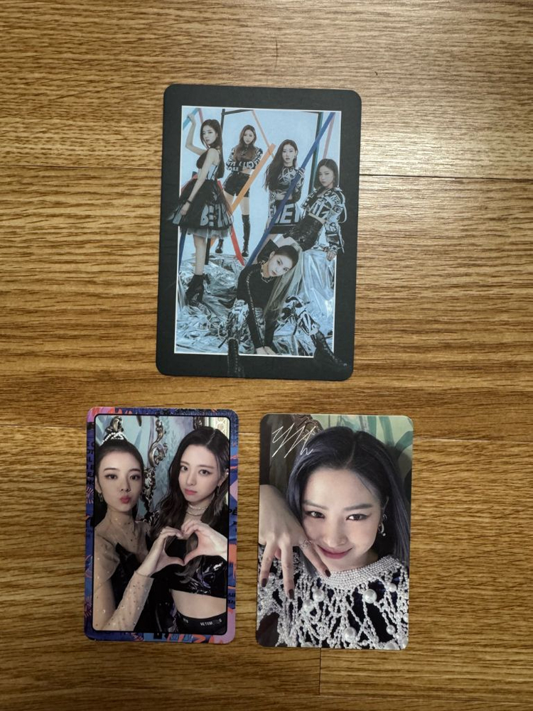 [급처/레어] 있지(ITZY) 데뷔 및 워너비 앨범 2종 + 한정판 포토북 2종 + 포카 7장 일괄 이미지